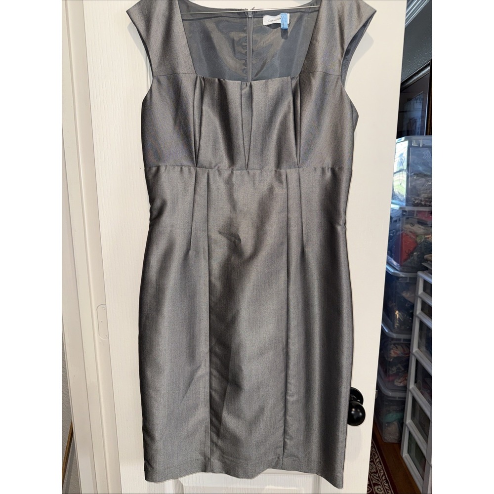 Calvin Klein Grey Sleeveless Shift Dress Size 10Semi Formal. See Dimensions 5330